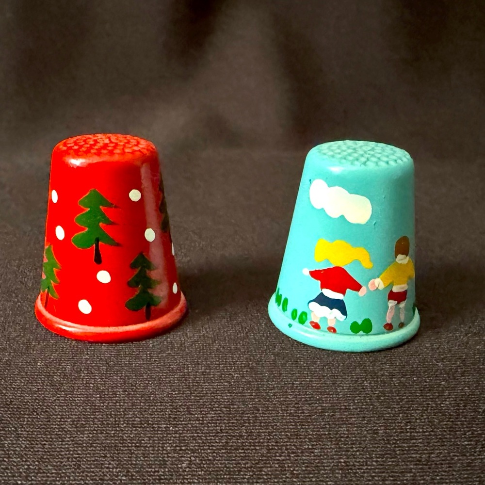 🌷Set of Two Vintage Painted Thimbles